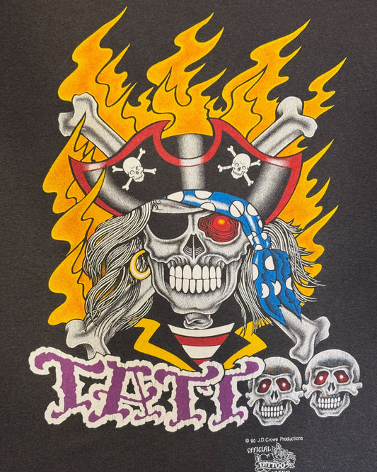 Vintage 1990 Skull & Crossbones Graphic