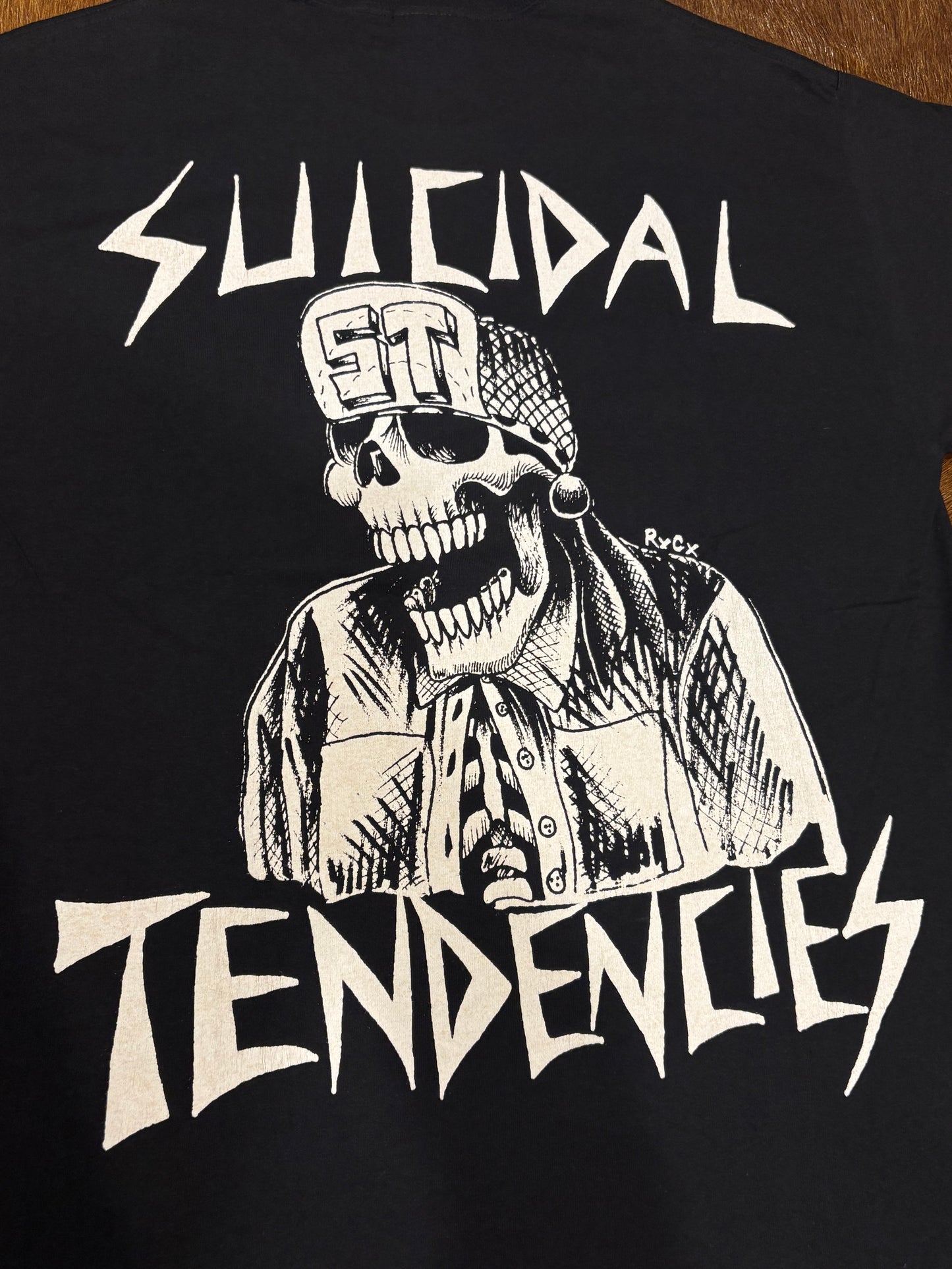 Suicidalt Tシャツ