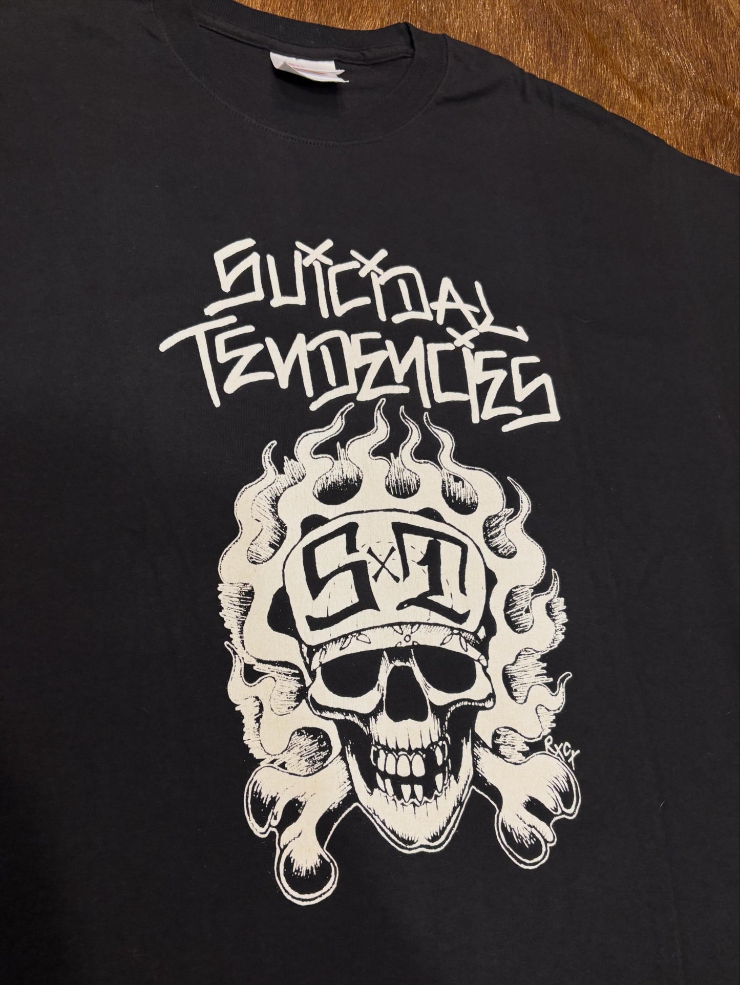 Suicidalt Tシャツ